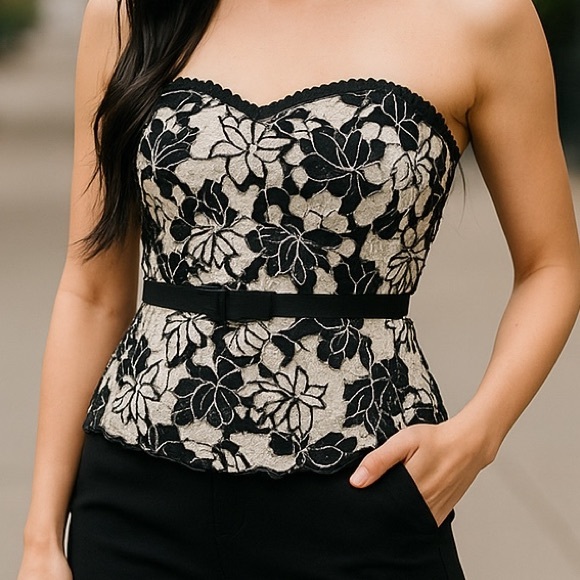 White House Black Market Tops - WHBM Strapless Black & White Floral Lace Overlay Belted Formal Bustier Top Sz 10
